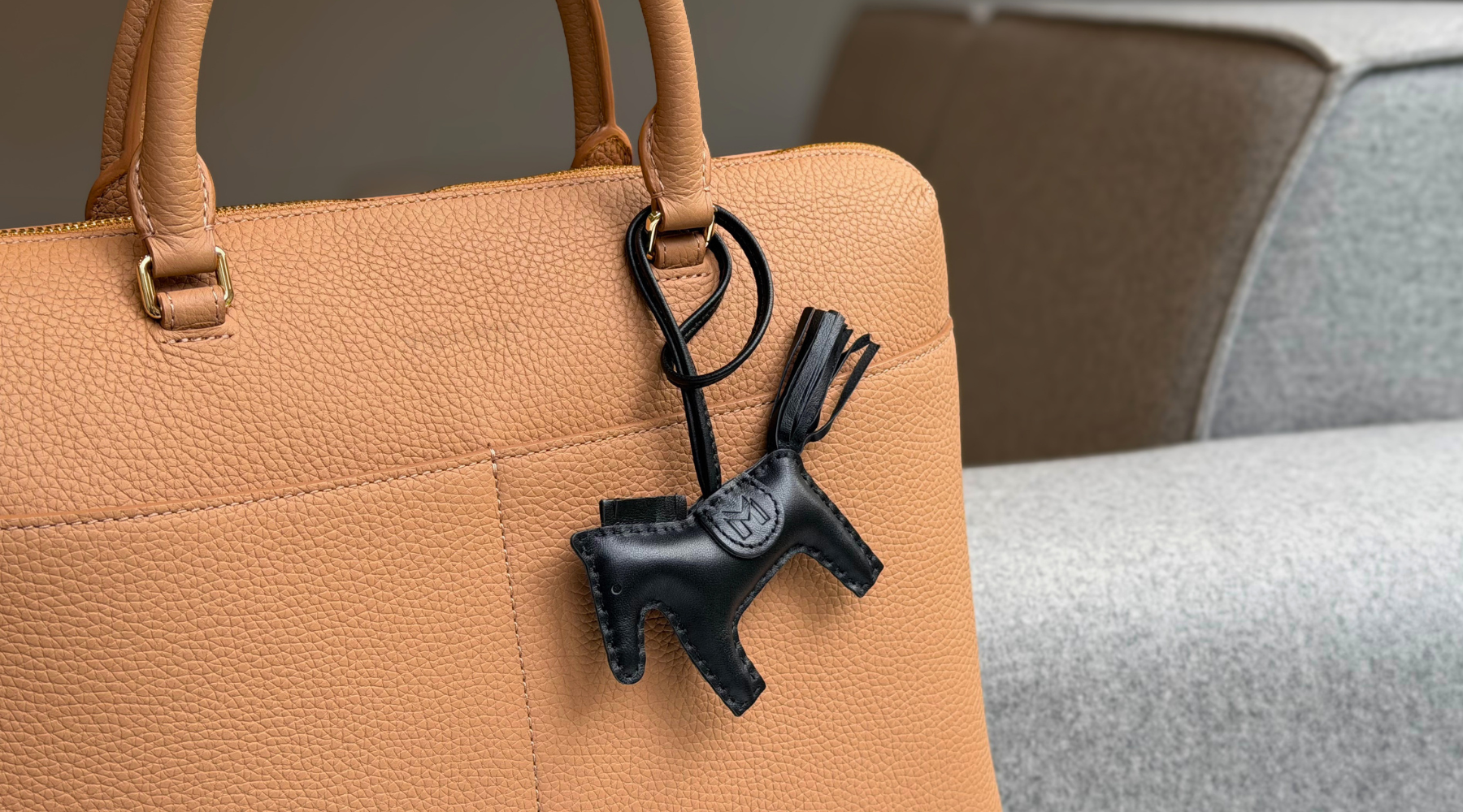 Meriton Suites Horse Charm Black